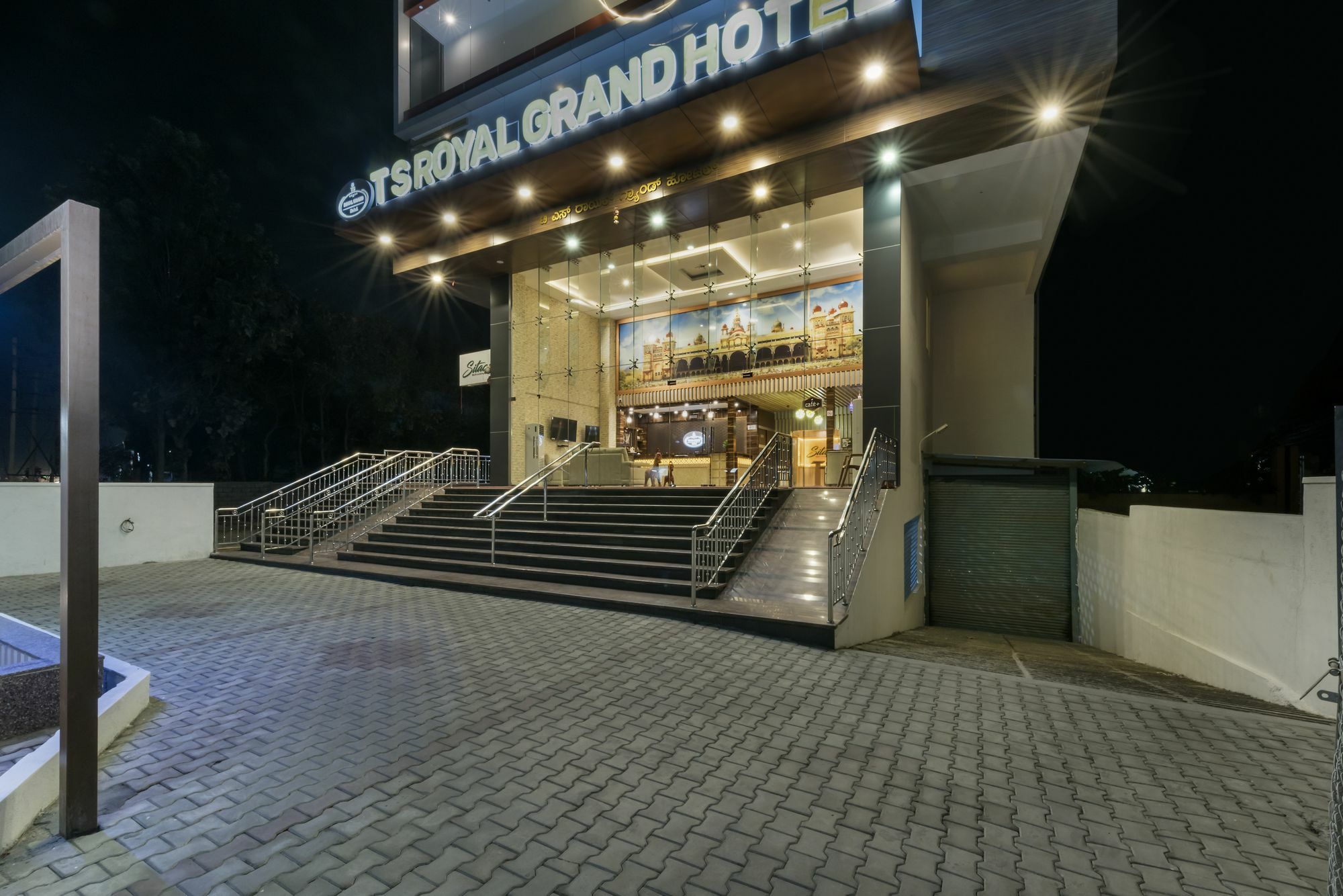 T S Royal Grand Hotel-Bommasandra -Hosur Road Bangalore Buitenkant foto